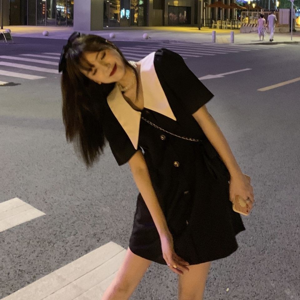 Váy đen có sẵn hàng cổ trắng siêu hot chỉ có màu đen | BigBuy360 - bigbuy360.vn
