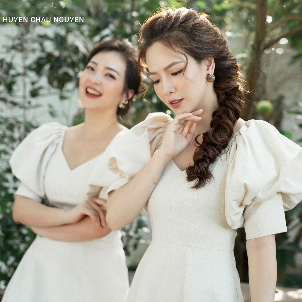 Đầm Amy Dress Chất Linen Màu Muối tiêu Dáng xòe cổ V tay bồng HUYEN CHAU NGUYEN C1SDA022BE