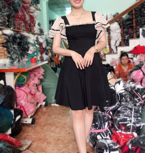 Đầm xoè tay lưới