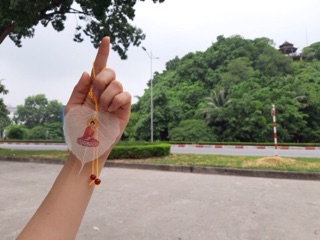 Lá Bồ đề in Phật.