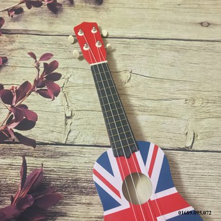 ĐÀN UKULELE SOPRANO HÌNH CỜ