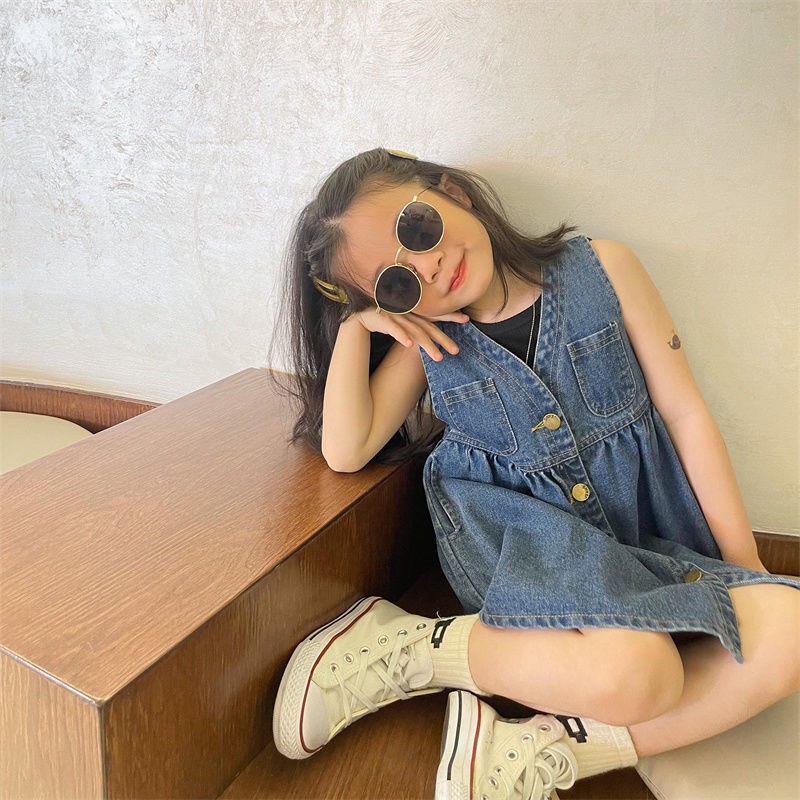 Váy sát nách chất jeans cho bé gái, váy jean sát nách cúc cài thật cho bé size 10-30kg