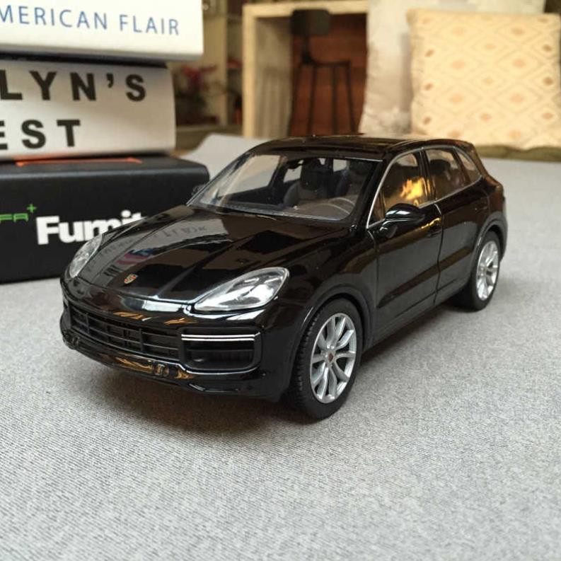 Mô hình xe Porsche Cayenne Turbo 1:24 Welly