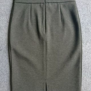 Chân váy ôm dáng bút chì