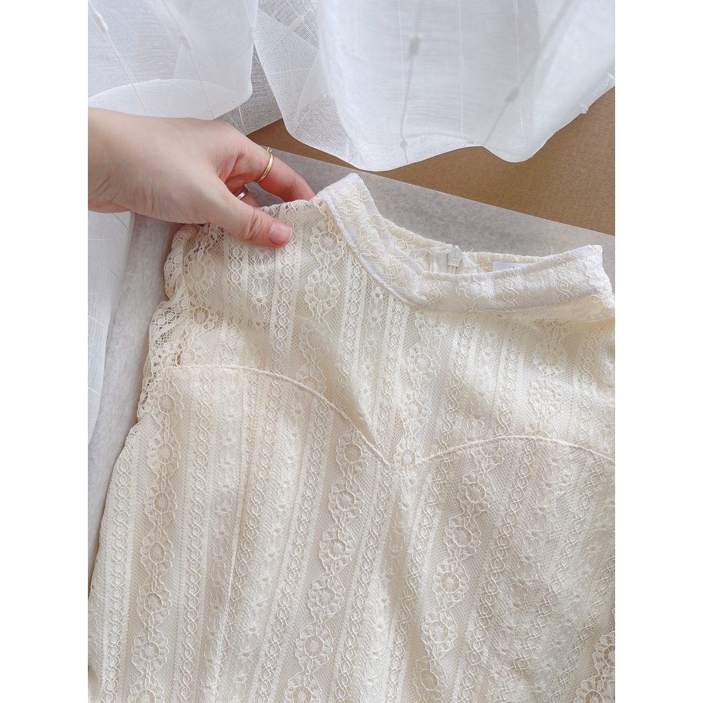 Váy ren hai lớp tay bồng,chất ren đẹp may hai lớp tỉ mỉ, mầu be dễ mặc, phom tôn dáng