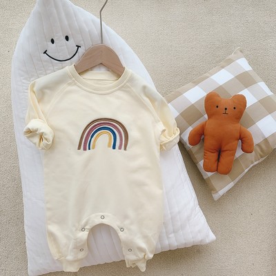 Áo liền quần họa tiết cầu vồng kiểu dáng dễ thương cho bé