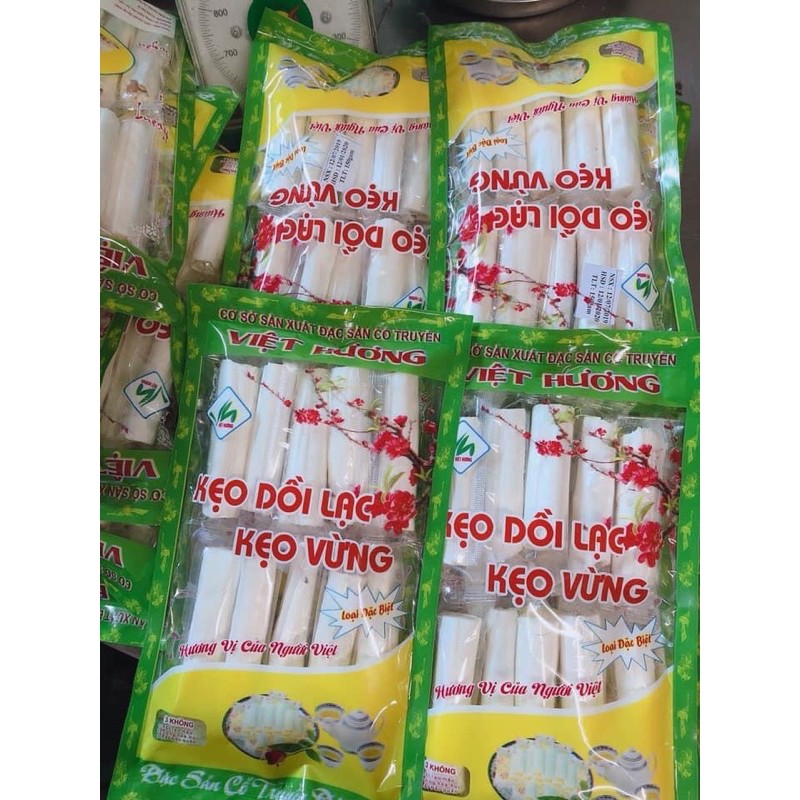 Kẹo dồi lạc Việt Hương