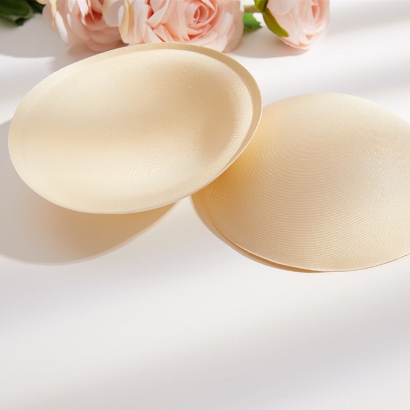 Mút ngực bra nữ