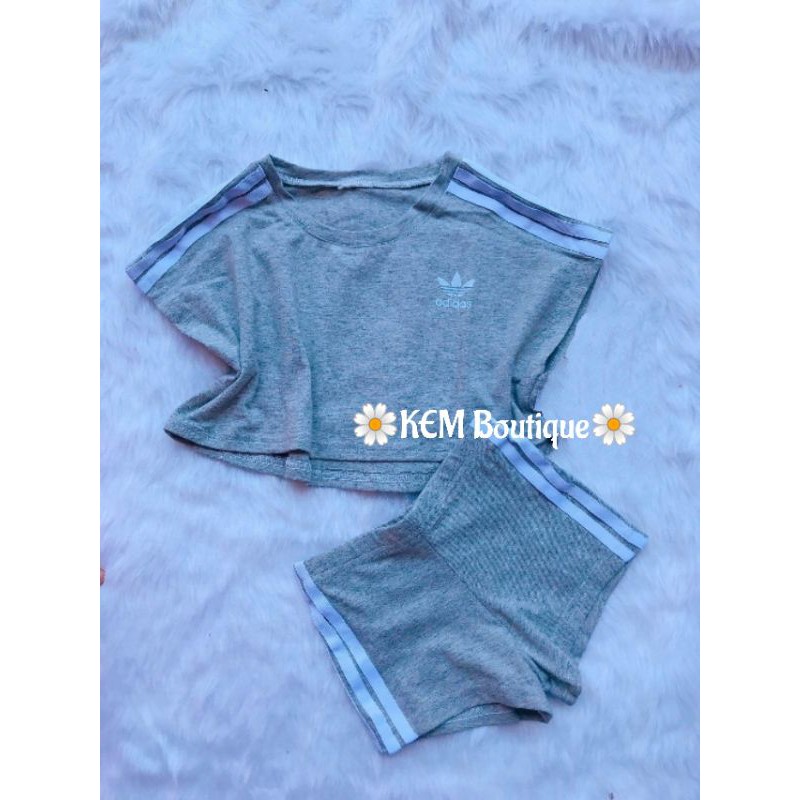 Set bộ quần ôm kèm áo form dơi rộng croptop cực ngầu cho bé Kem Boutique - sirokemsua