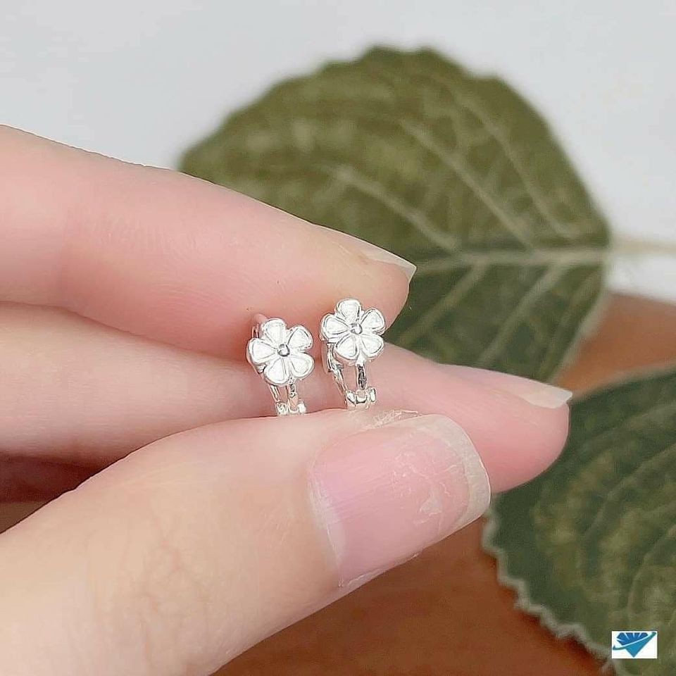 Khuyên tai hoa đá tròn bấm, khuyên bạc nữ hoa nhí