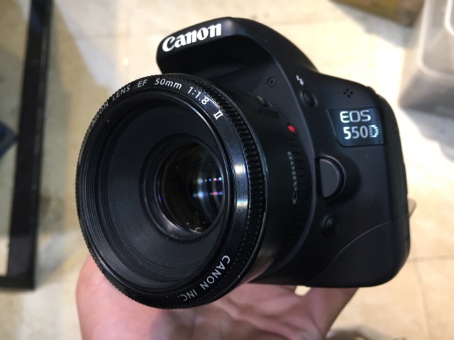 Máy ảnh Canon 550D kèm fix canon 50 f1.8 ii