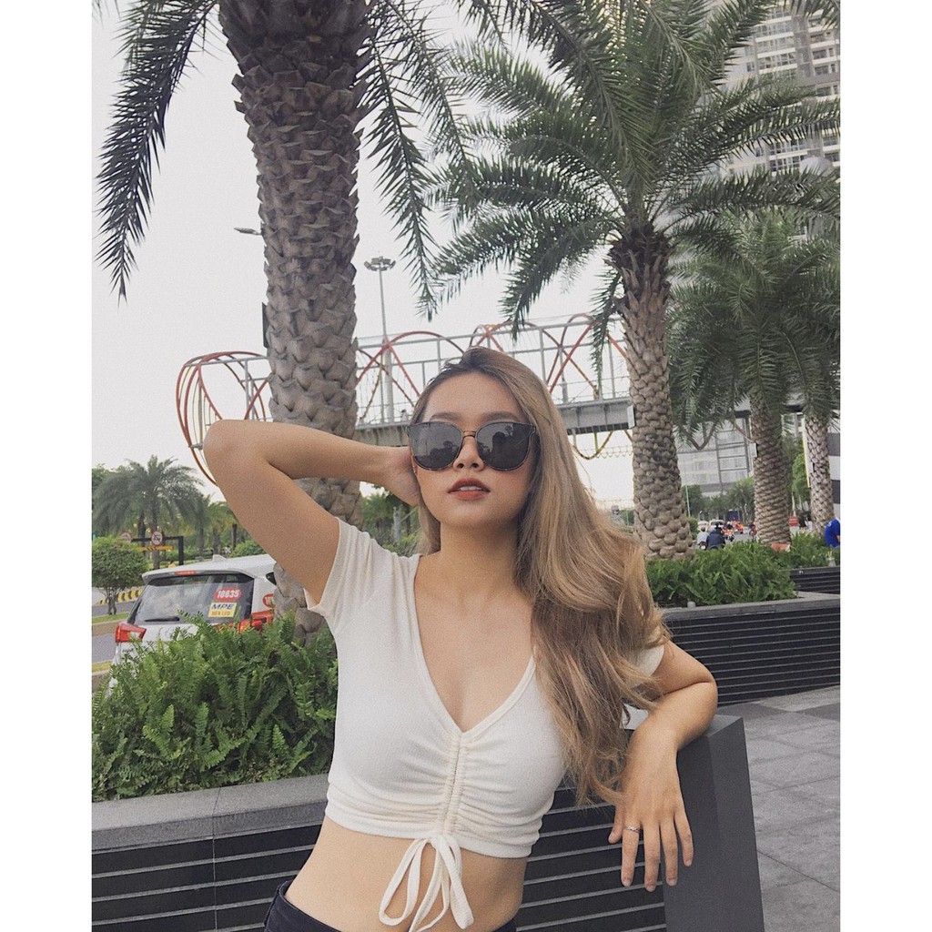 Áo croptop rút dây giữa ngực tay ngắn - Luvie