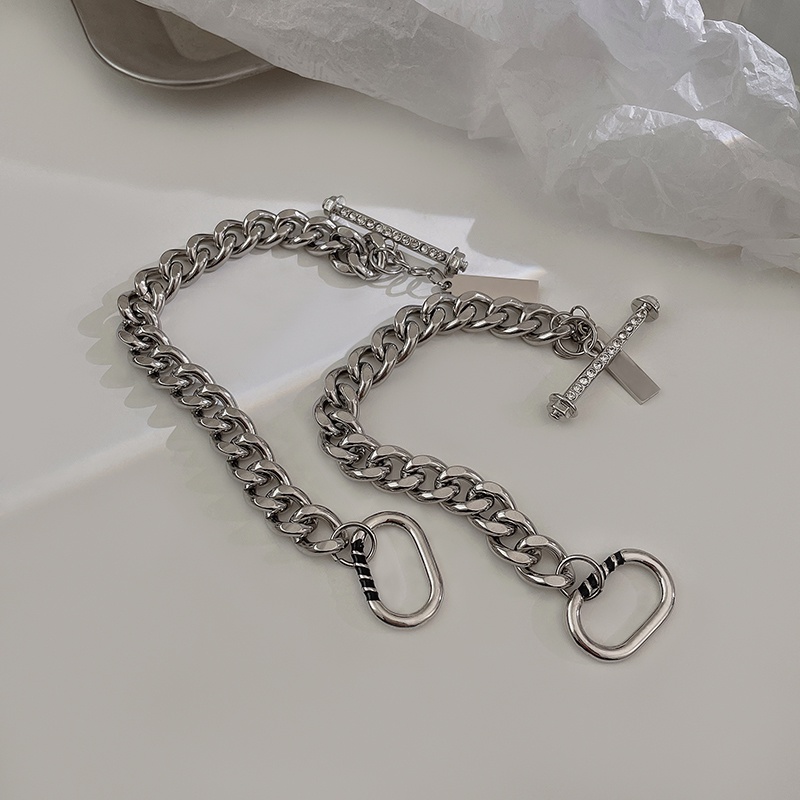 Vòng tay kiểu xích dày dặn thời trang độc đáo