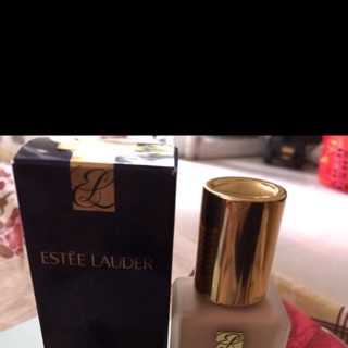 Kem nền Esterlauder. (30 ml )