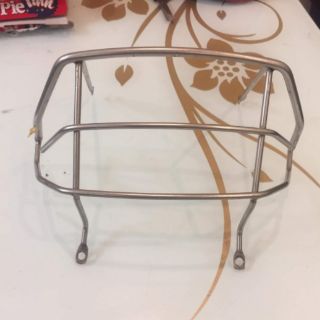 Khung inox bảo vệ đèn hậu xe DREAM