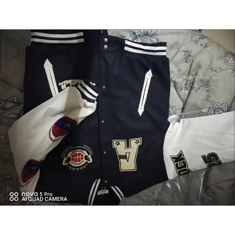 Áo Khoác Varsity Logo thêu | Ảnh fb cuối