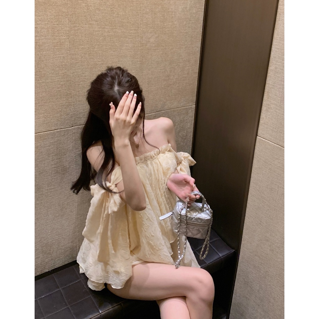 Set áo hai dây tự buộc mặc trễ vai đa dạng kiểu vạt chéo dáng xòe và quần đùi cạp chun ôm đùi sang chảnh cho nữ