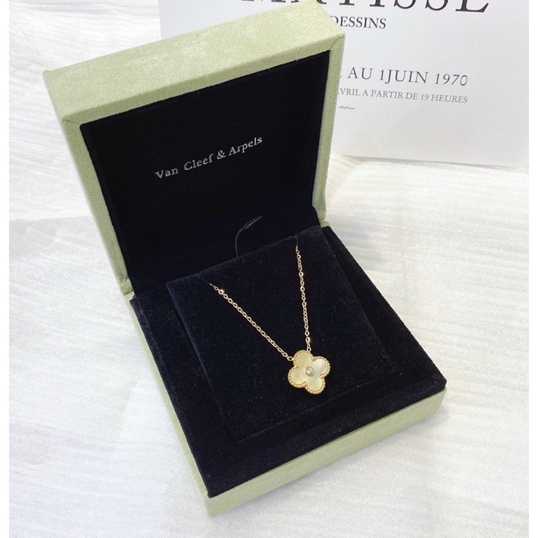 Dây chuyền hoa đính đá