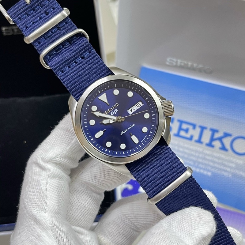 ĐỒNG HỒ NAM SEIKO 5 SPORT AUTOMATIC 2020 , DÂY NATO MÀU XANH-BLUE, SRPE63K1