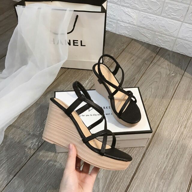 Sandal xuồng đế đúc  quai mảnh  mới nhất đen be