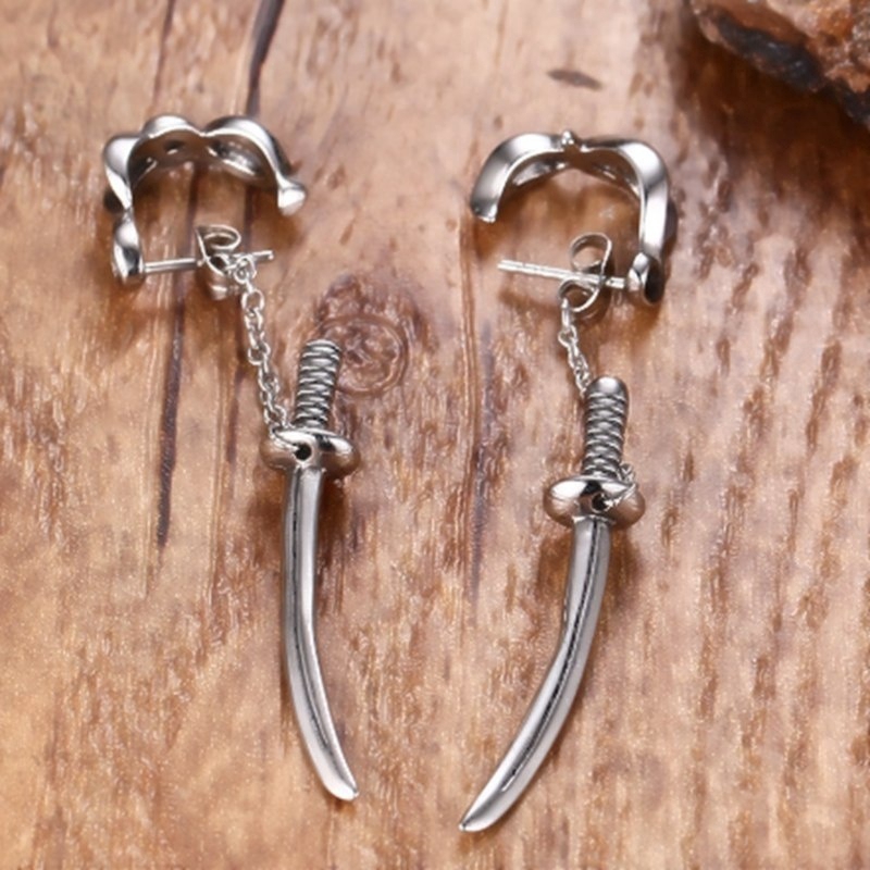 Khuyên tai thép không gỉ họa tiết kiếm Samurai độc đáo