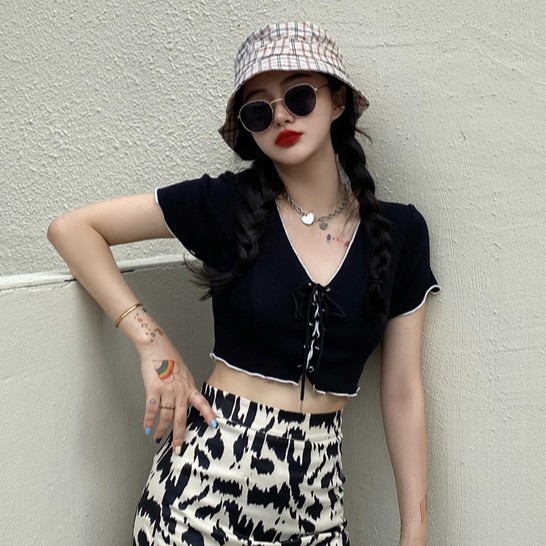 Áo dệt kim dáng ngắn eo cao tay ngắn cổ chữ V phối dây buộc trẻ trung cho nữ