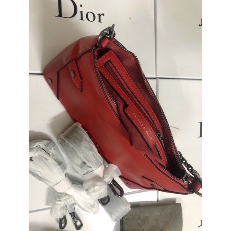 Túi cnk đeo chéo kẹp nách màu đỏ