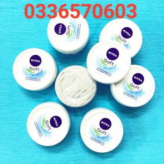 Kem dưỡng ẩm Nivea Soft Refreshingly Soft Moisturizing Cream 200ml có thể dùng được cho cả da mặt và toàn thân .