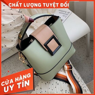 Túi đeo chéo khóa vuông hàn quốc qn 01