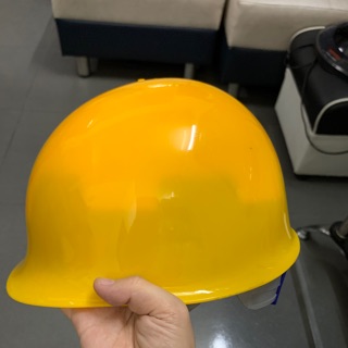 Mũ bảo hộ, nón bảo hộ lao động theo kiểu mẫu Nhật. Hàng nhựa ABS chịu lực, va đập tốt.