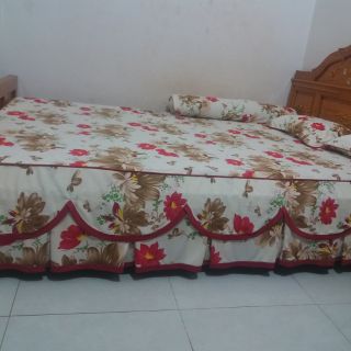 Com bo 2 Bộ ga gối có bèo phủ 1 mặt. Ai thích bèo phủ nhiều mặt thì giá cao hơn. Hàng may đủ kích cỡ theo ý của khách