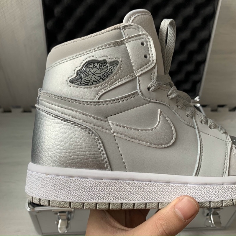 GIẦY JODAN1 XÁM BẠC LAI AU