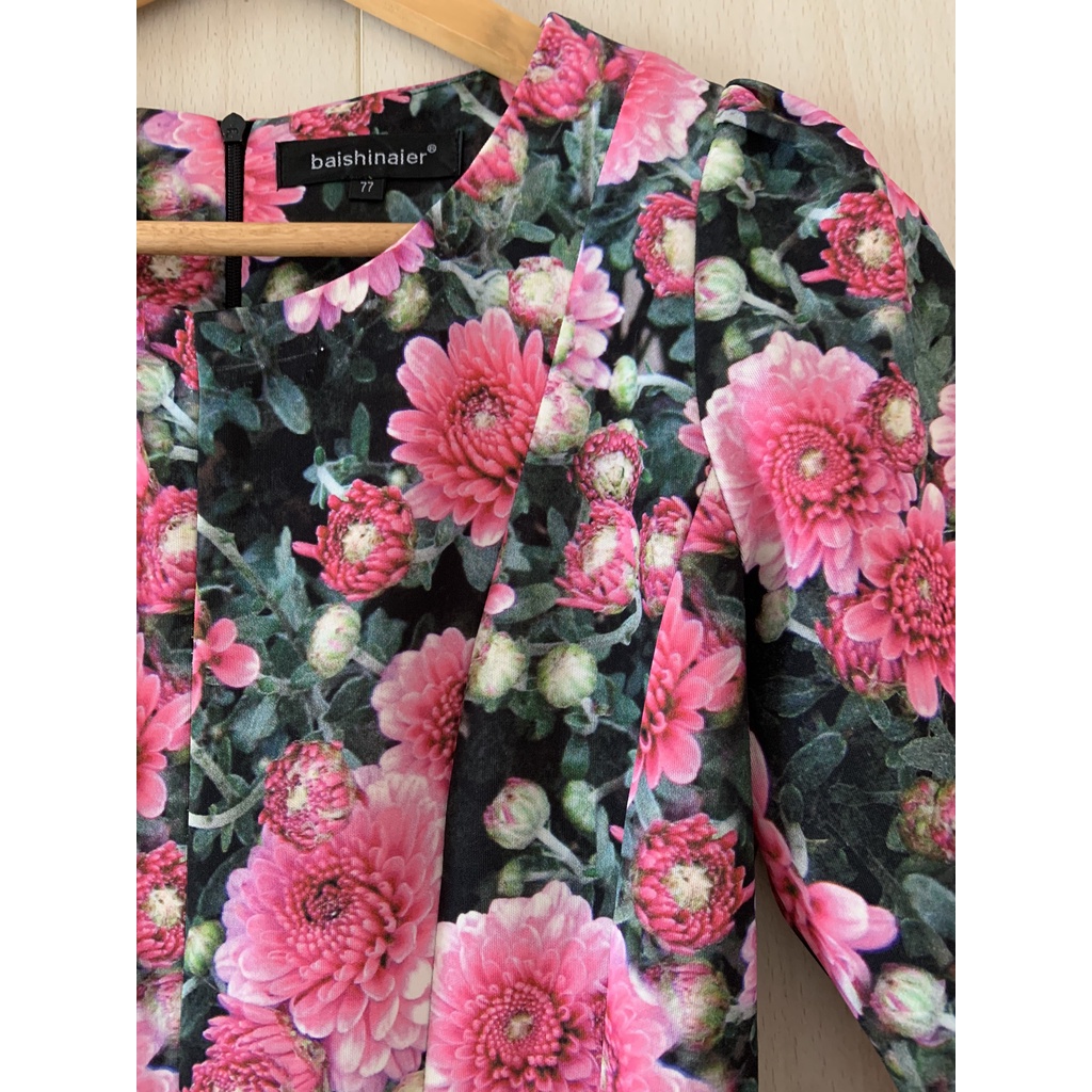 Đầm hoa dáng xòe hiệu Baishinaier