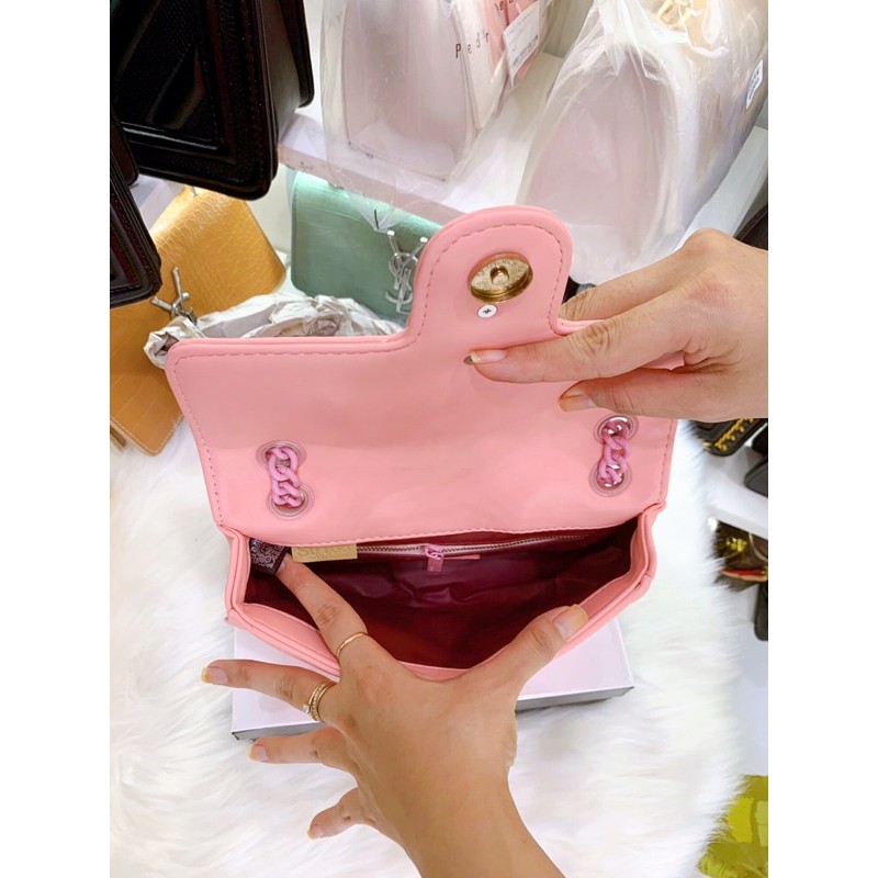 Túi da mềm hình Tim sau lưng size 22cm loại xịn kèm hộp TP46 | BigBuy360 - bigbuy360.vn