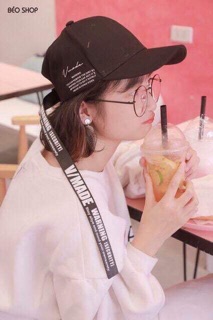 Mũ lưỡi trai dây vàng