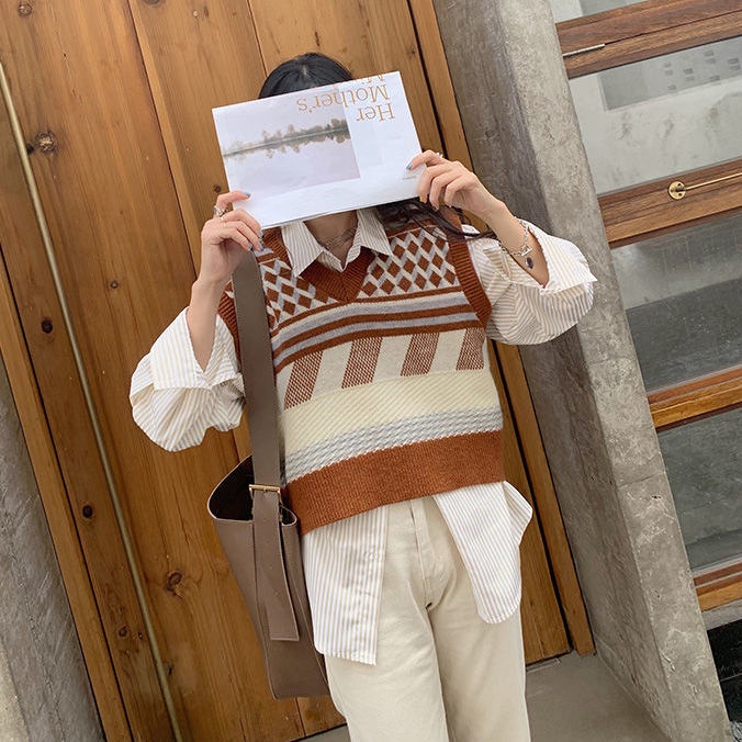 Áo len không tay dáng rộng họa tiết sọc màu tương phản cá tính thời trang