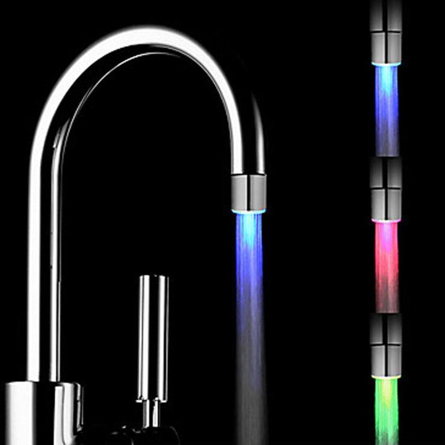 Đầu vòi nước có đèn LED 3 màu cảm biến nhiệt độ