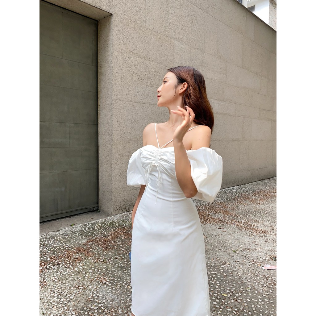 Đầm dây rút RECHIC tay phồng Mina màu trắng | BigBuy360 - bigbuy360.vn