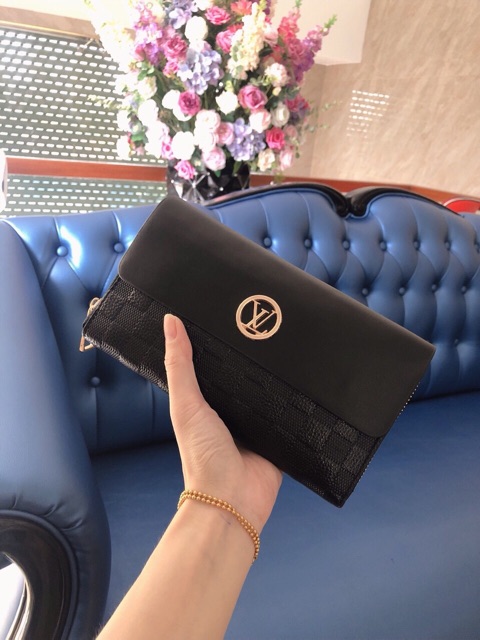 Ví cầm tay thời trang bản to