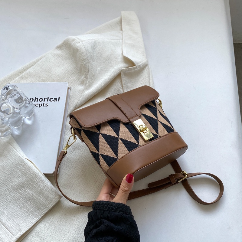 Túi Đeo Chéo Nữ Dễ Phối Đồ