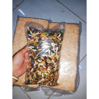 combo đồ dùng cho hamster (mùn cưa 2kg+ thức ăn 400g)