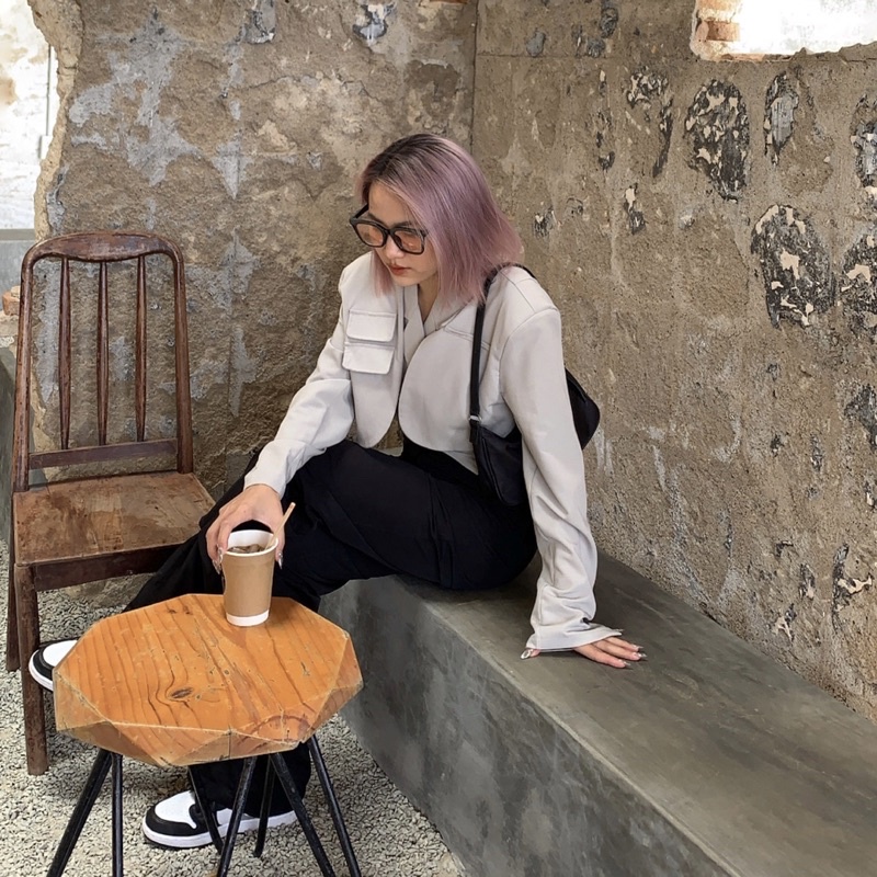 Áo khoác vest dáng ngắn cách điệu một kích cỡ | BigBuy360 - bigbuy360.vn