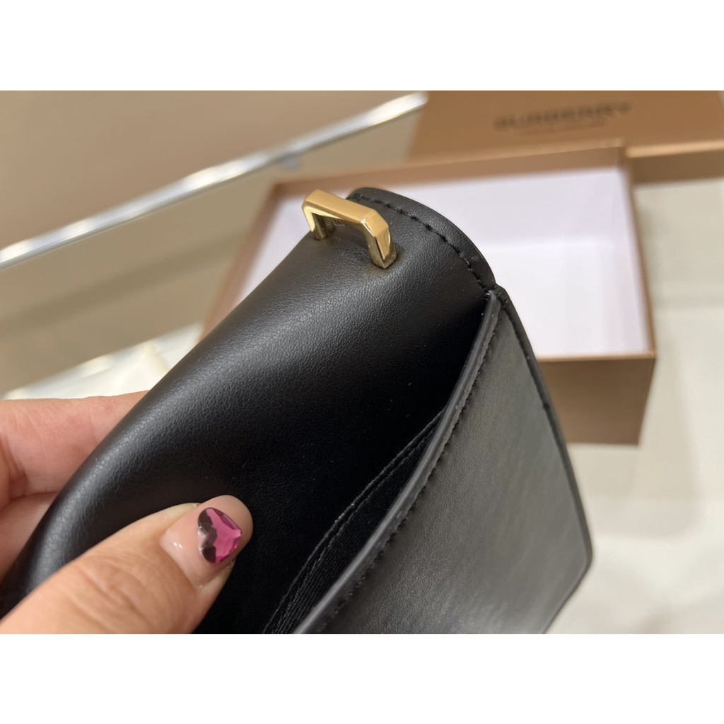 Túi Đeo Chéo Burberry Thời Trang Sang Trọng Cho Nam Nữ