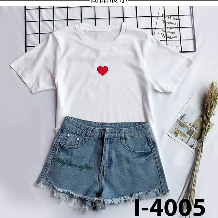 Áo Nữ Họa Tiết Tim Đỏ Đơn Giản
