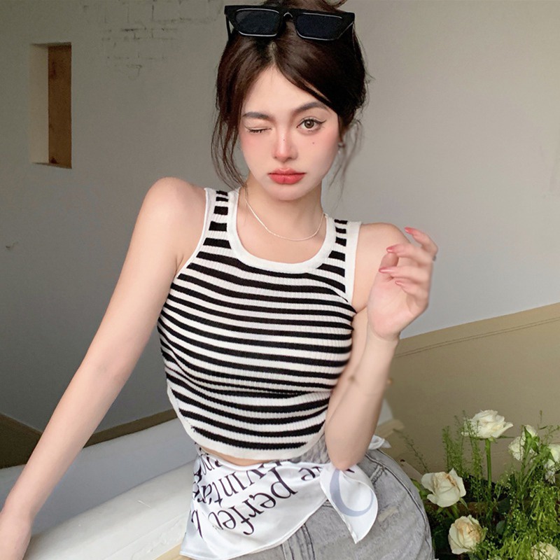 Áo Croptop Dệt Kim Sát Nách Cổ Tròn Hoạ Tiết Kẻ Sọc Phong Cách Hàn Quốc