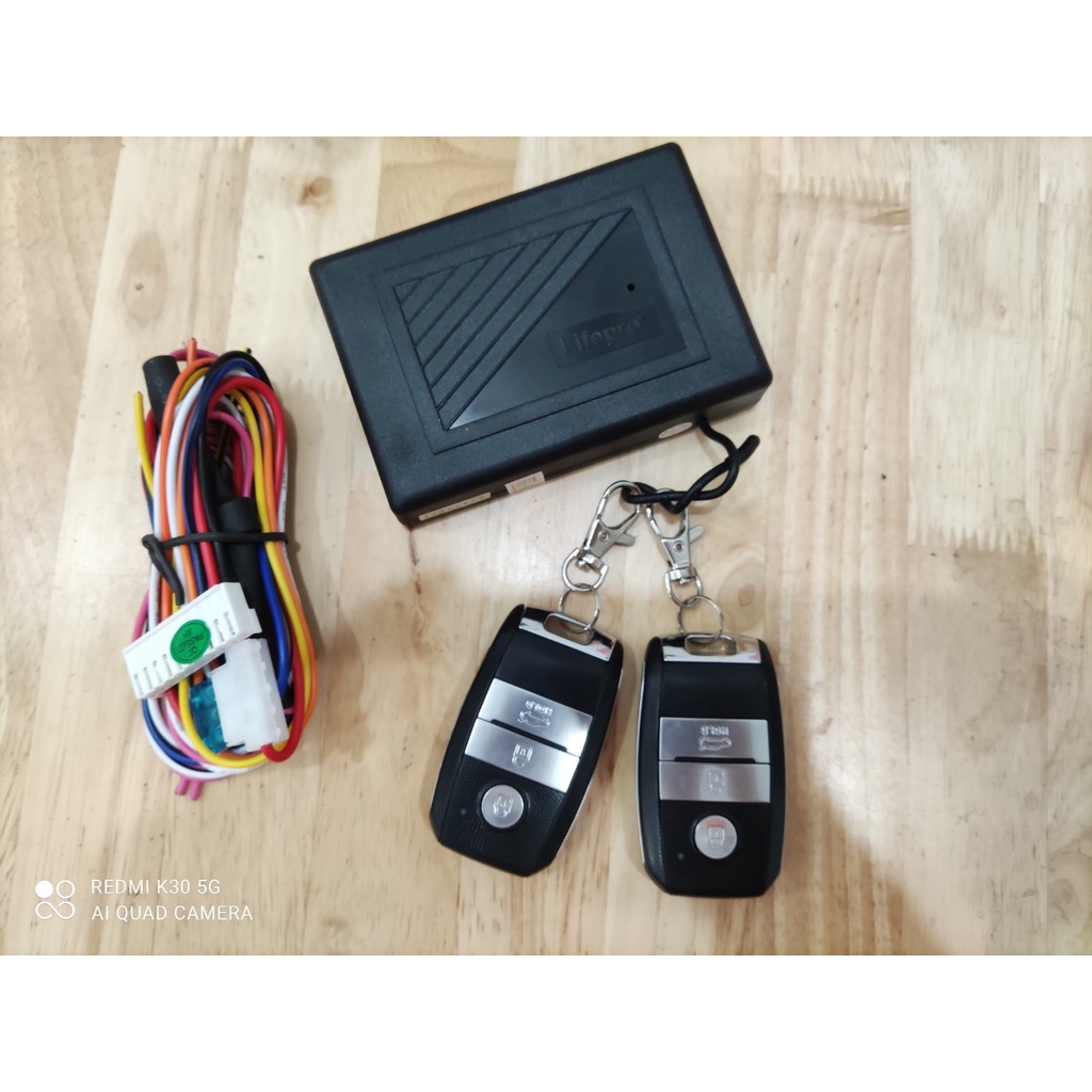 Khiển Cửa Ô tô 12v Chìa Đẹp Bảo hành 12 tháng