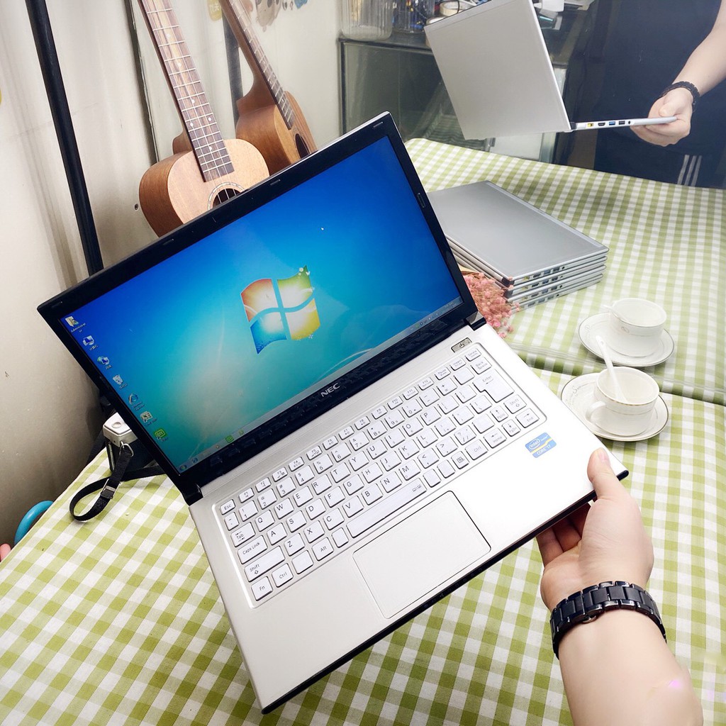 Laptop Nhật Bản NEC Versapro VK18 Core i7, 4gb Ram, SSD 128gb, 13.3inch HD vỏ nhôm siêu mỏng nhẹ 800gram