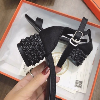 Sandal gót hoa CnK