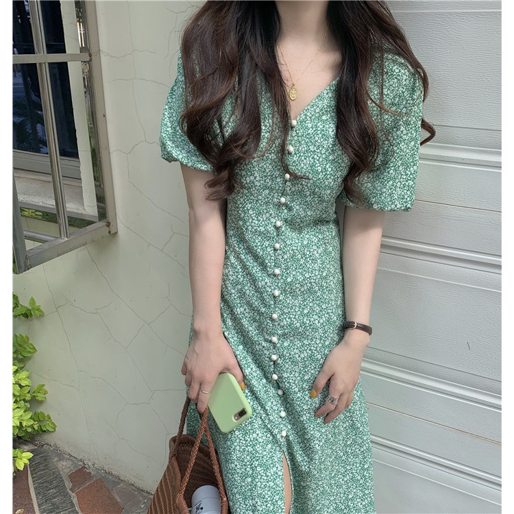 (HÀNG SẴN)Váy hoa nhí màu xanh lá retro cổ V cài dọc khuy xẻ tà style vintage Hàn Quốc mùa hè | WebRaoVat - webraovat.net.vn