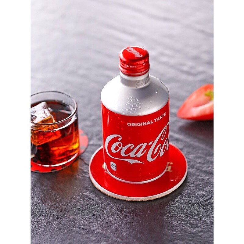 Coca Cola nắp vặn Nhật 300ml  Date xa